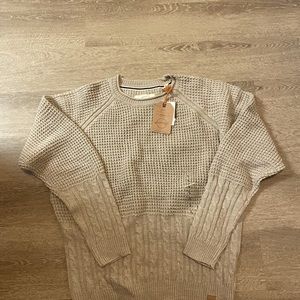 Men’s beige light weight sweater